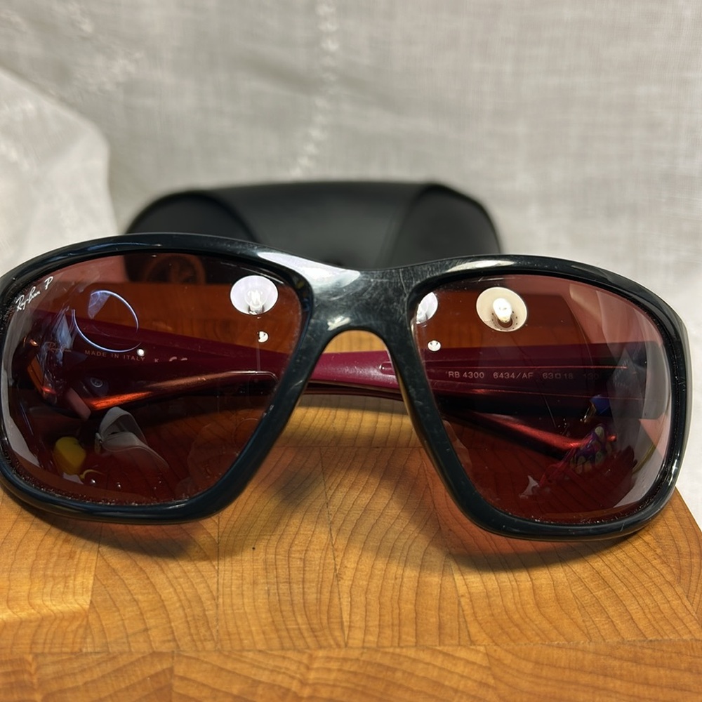 Ray-Ban Polarized sunglasses with case - Picture 12 of 14